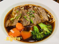 金牌红烧牛肉面-康师傅私房牛肉面(北京南站店)