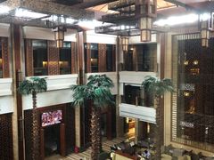 -浅深休闲酒店-停车场