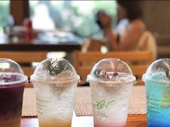 -Chom Cafe and Restaurant