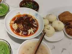 -李与白包子铺(桐梓林店)