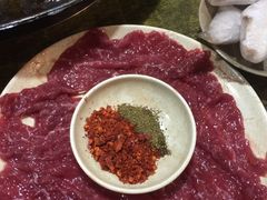 -渝嘴小老弟老火锅(华新村店)