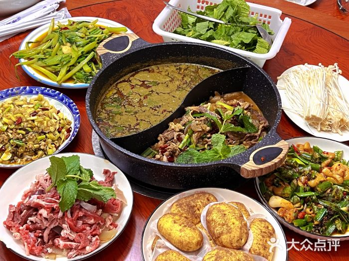 榕江牛瘪牛肉火锅图片