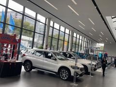 -上海宝信宝马4S店