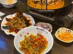 -富正毅三下锅·湘西韵味(天门山索道店)