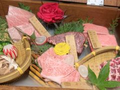 -山川小町·极番烧肉(新地假日广场店)