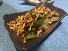 -香巴拉云南餐厅(华莱坞店)