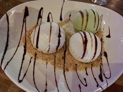 -TRIPLE 8 China Bar & Grill