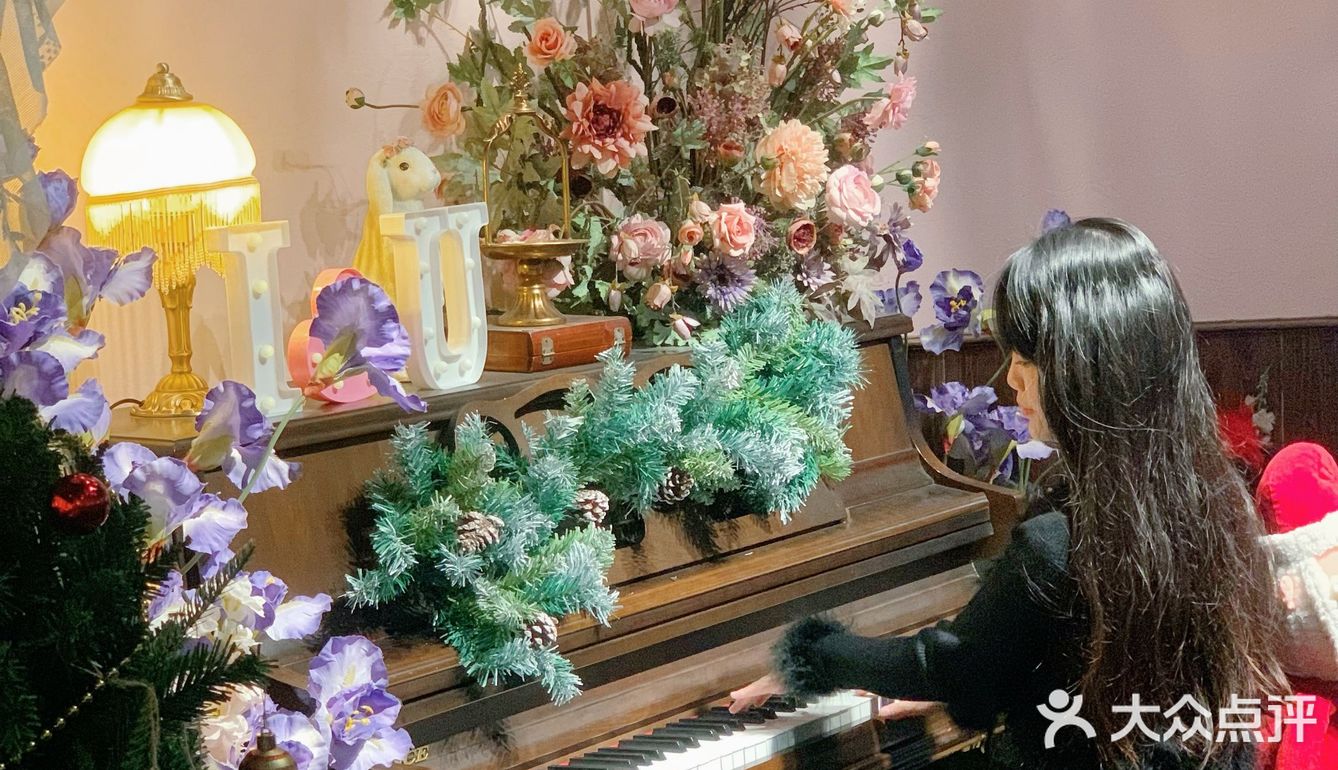 来爱丽丝过仪式感满满的圣诞节👸