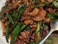 -阿瓦山寨·湘菜现炒·剁椒鱼头王(咸阳总店)