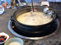 -大匠工房古船木艺术餐厅·猪肚鸡专门店(长白仙岛店)