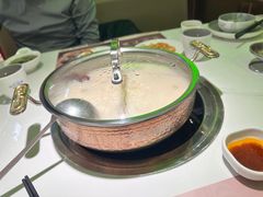 -洪氏嗨捞·广东猪肚鸡·椰子鸡火锅(西咸万象城店)