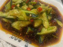 -鲁员外地锅鸡地锅鱼(古墩路店)