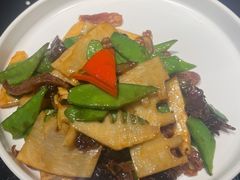 笋尖兰豆炒腊味-高第街56号港式餐厅·精选(世茂广场宽厚里大明湖店)