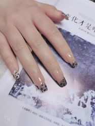 -吉吉靓甲美睫