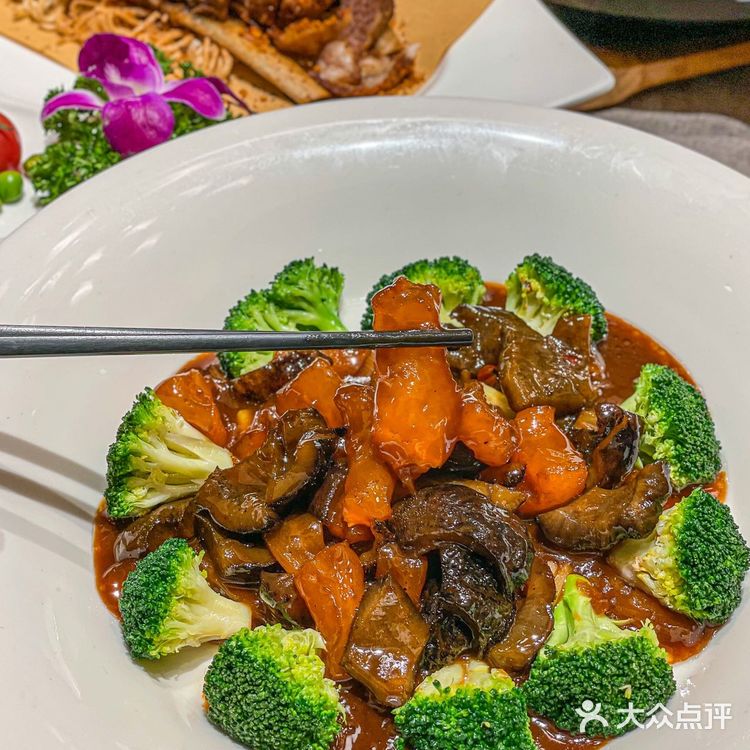 没错！就是藏在朝天宫巷子里的锅气老南京菜馆