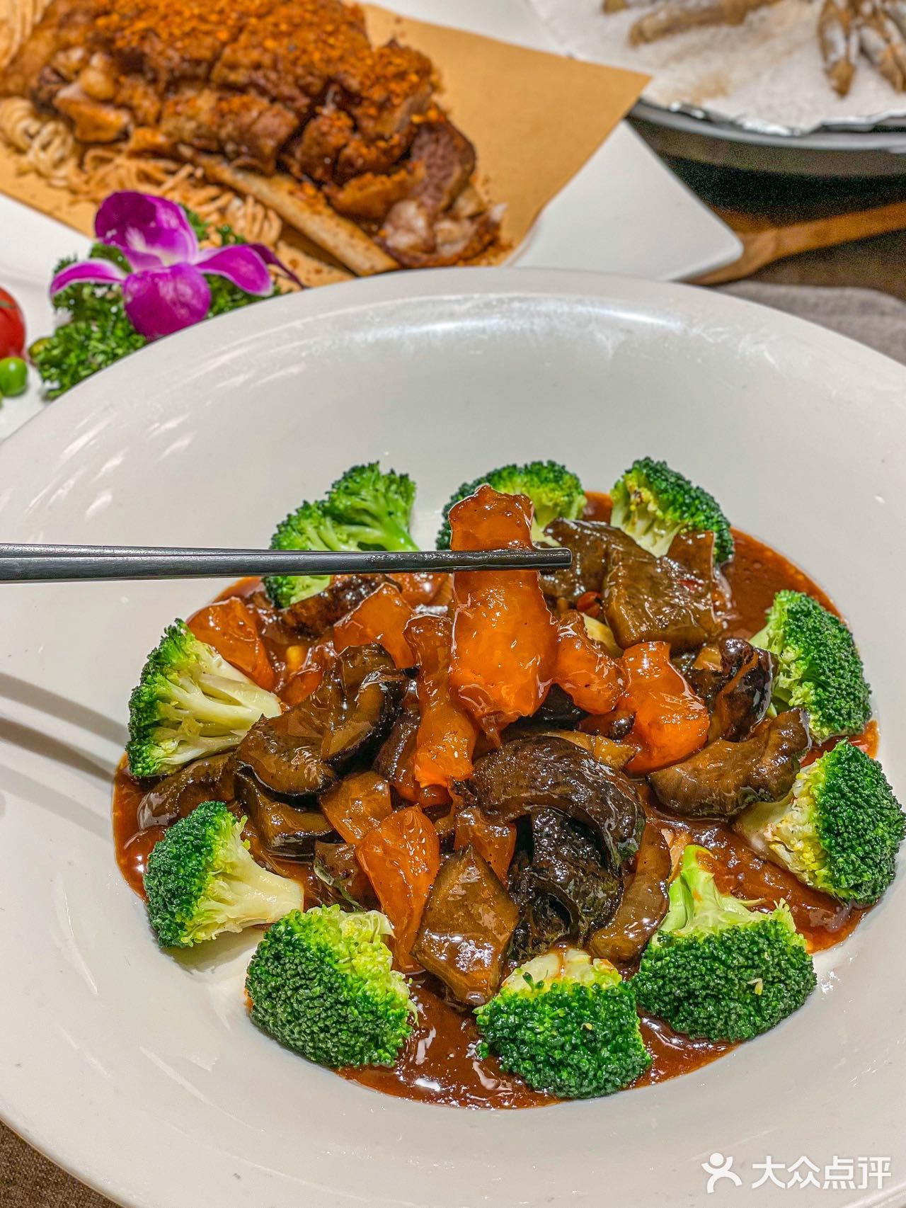 没错！就是藏在朝天宫巷子里的锅气老南京菜馆