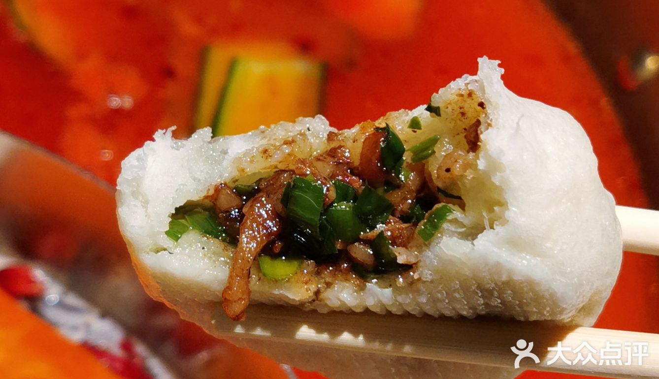 谁敢信啊！我竟然在火锅店吃上了有史以来吃过蕞好吃的一口包子！