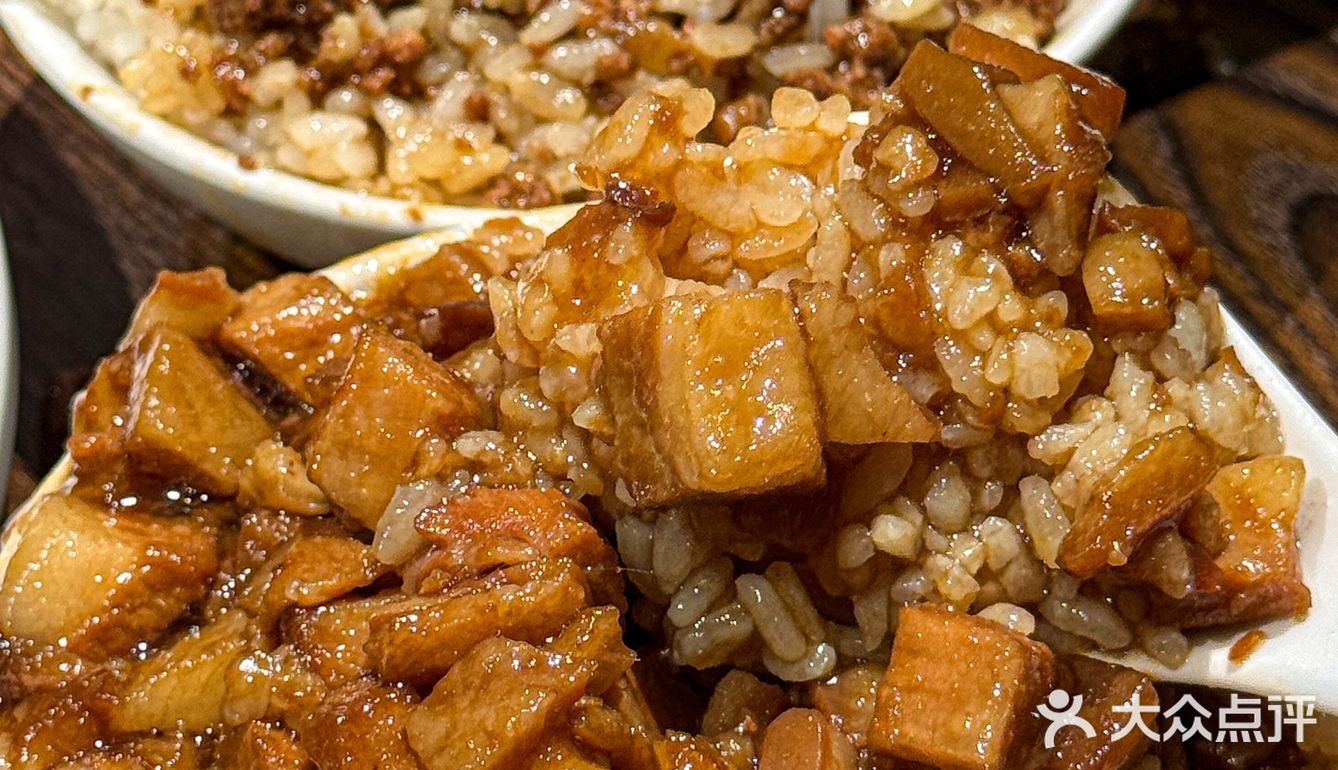 在北京！！我可太喜欢这碗12r的卤肉饭了！！！