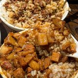 在北京！！我可太喜欢这碗12r的卤肉饭了！！！