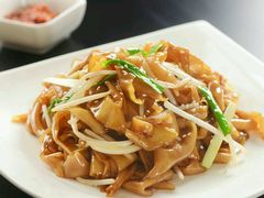韭黄银牙炒河粉-阿政粤小馆(中央大街店)
