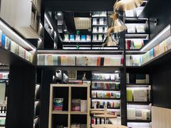 -钟书阁(群光广场店)