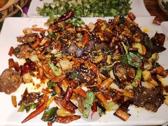 -老滇山寨•云南特色菜•地方菜•民族风情歌舞表演(金碧店)