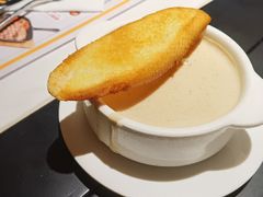 蘑菇栗子忌廉汤配法式奶香片-半秋山西餐厅(襄阳万达店)