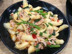 泡椒肉丝炒刀削-吃不亏特色包子(三峡广场店)