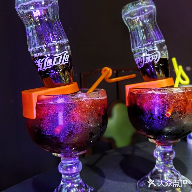 有好声音歌手驻唱的网红小龙虾乐园,还是闵行热门榜第一!