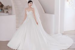 -艾米丽婚纱礼服