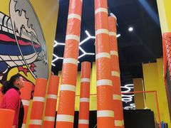 -爱蹦iBOON蹦床运动馆(江汉店)