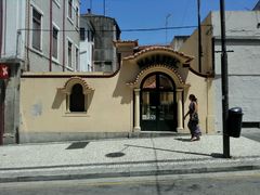 -Majestic Café