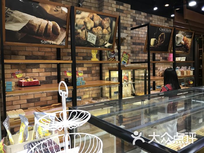 丹尼斯贝乐图片 - 第1张