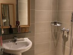 -布丁严选酒店(杭州武林西湖文化广场地铁站店)