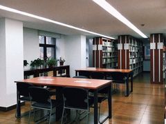 -上海市静安区图书馆(新闸路馆)