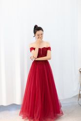 -洋洋婚纱品牌集合店