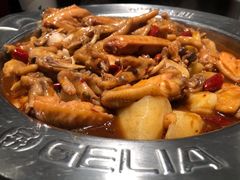 鸡翅煲-胖哥俩肉蟹煲(湖滨银泰in77店)