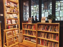 -猫的天空之城概念书店(杭州南宋御街店)