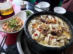 石锅野菌松茸鸡-南渝食府.石锅鸡(尚城花园店)
