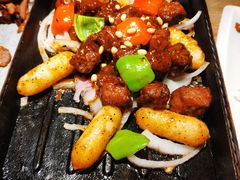铁板松子牛肉粒-蜜桃餐厅·江浙融合菜(荟聚购物中心店)