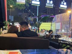 大堂-何师烧烤·香辣蟹·川菜·30年老品牌(太古里旗舰店)
