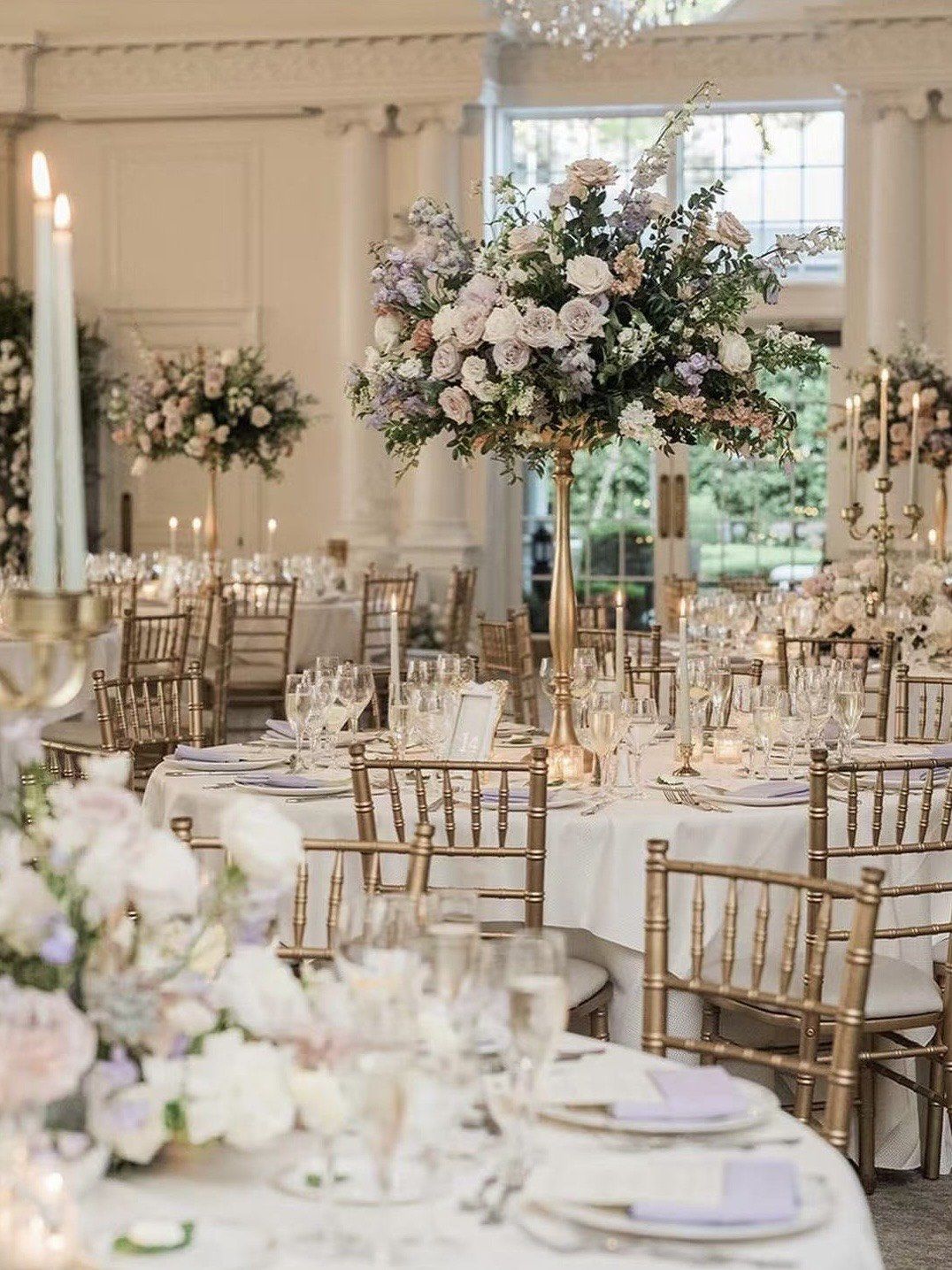 婚礼现场鲜花怎么配淡雅又高级?