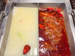 -老牌坊云南鱼豆花火锅(哈西万达店)
