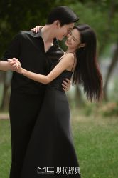 -现代经典婚纱摄影