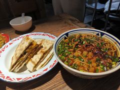 锅盔夹菜-袁家村关中印象体验地(大唐不夜城店)