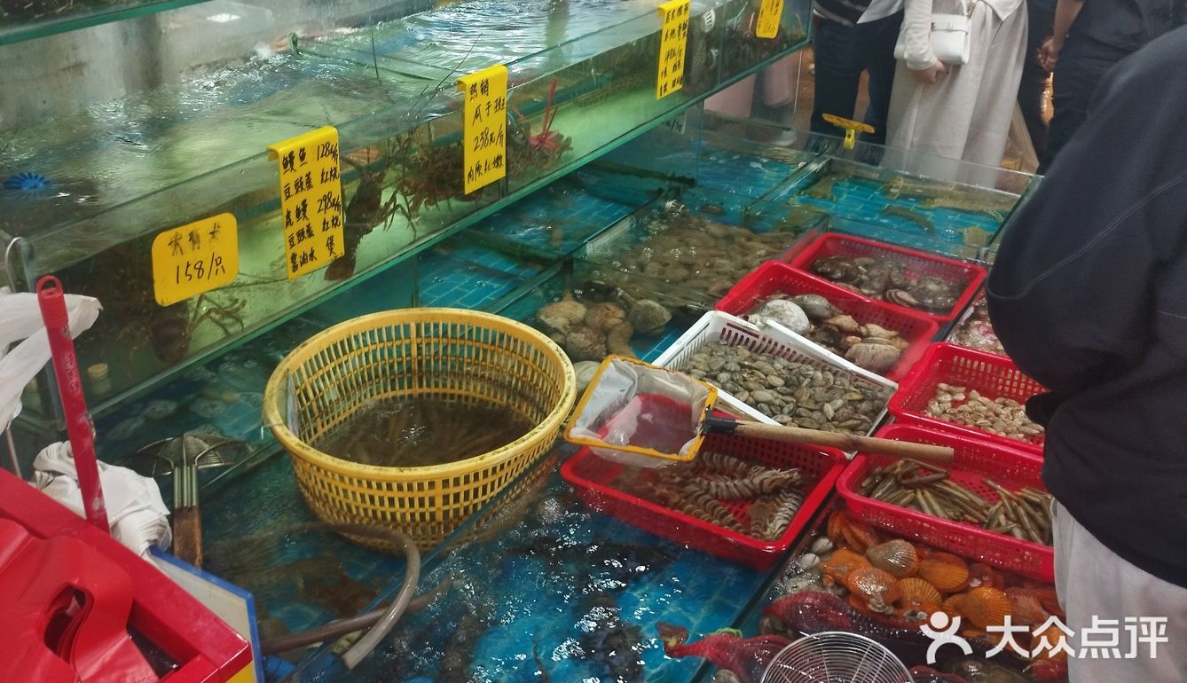 这是我0元探店的第9家。店很好找，在喧闹的八市里