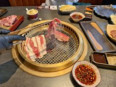 -铭牛烧肉·和牛海鲜自助(高新月牙湖店)