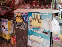 -古老冰山特色冰淇淋店(艾提尕尔店)