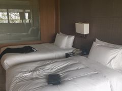 -上海滴水湖皇冠假日酒店