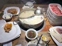 -蒙肥羊·酸汤潮牛·鲜牛肉火锅烤肉自助(岗顶店)